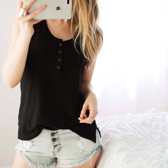 SoldOut11thStreet - Picture 2 of 7